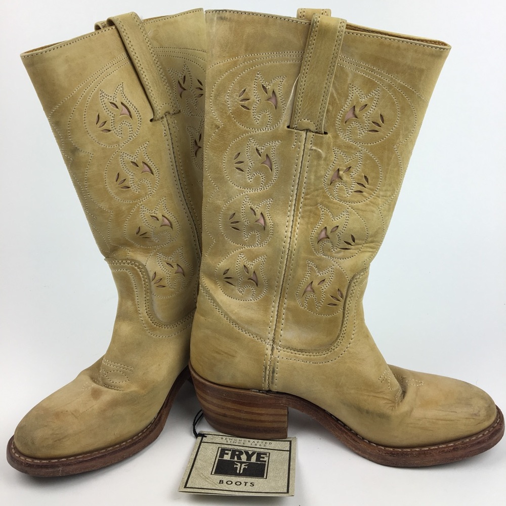 Frye Austin Lilac cut out detail boot size 6